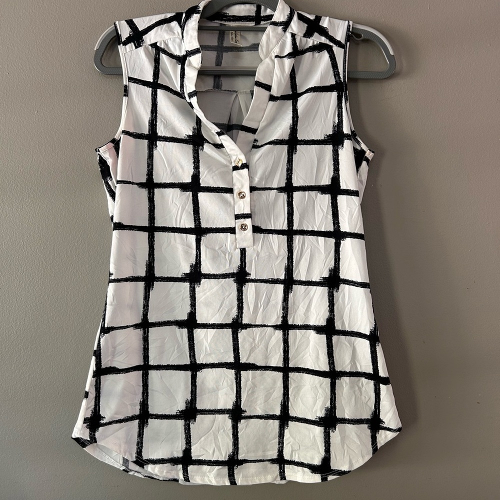 Sleeveless Black and White Checkered Top